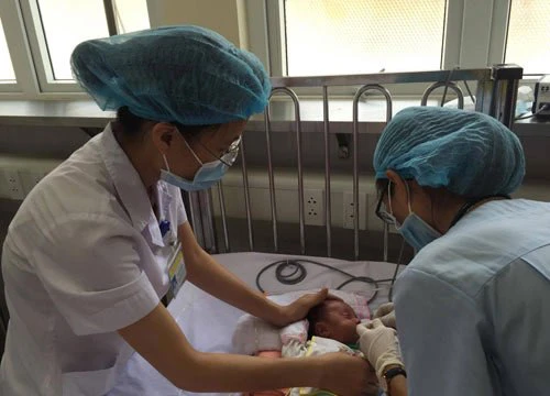 Chuyên gia hướng dẫn cách đếm nhịp thở, cứu trẻ khỏi viêm phổi