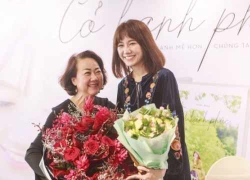 Hari Won xúc động trước món quà đầy bất ngờ từ mẹ Trấn Thành