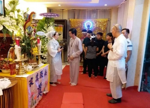 Hoài Linh và loạt sao Việt đến chia buồn khi cha Phước Sang qua đời