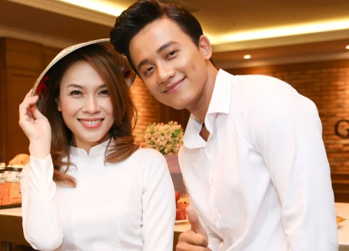 Mỹ Tâm ngượng khi được "thầy giáo mưa" hôn trước trăm người