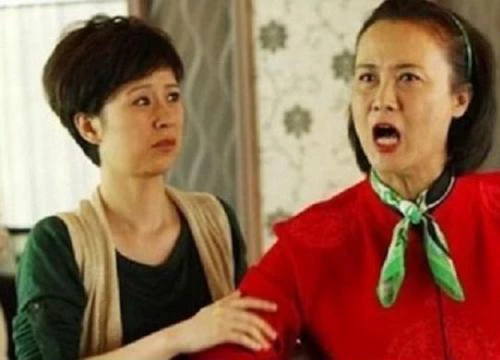 Ngượng chín mặt vì sự vô duyên của mẹ chồng