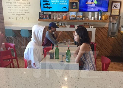 Selena Gomez và Justin Bieber đi uống cafe sáng cùng nhau