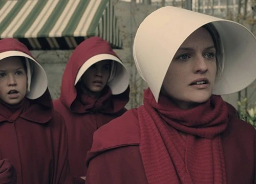 'The Handmaid's Tale' - series 18+ về loạt phụ nữ bị cưỡng hiếp để sinh con