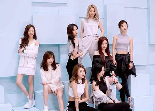 Gọi SNSD là girlgroup đỉnh nhất 2017, netizen có tiếng &#8220;ăn đủ gạch&#8221;