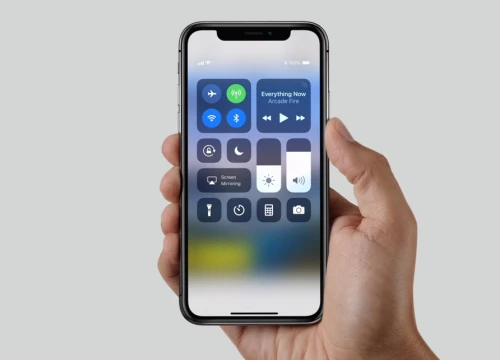 Ngày phát hành iPhone X có thể bị hoãn lại tới tháng 12