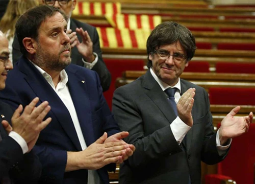 Tòa án Tây Ban Nha ra lệnh hoãn phiên họp nghị viện Catalonia