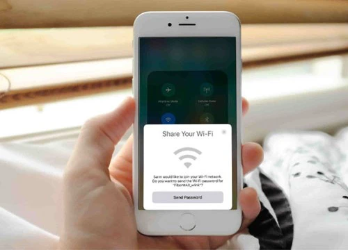 Cách dễ dàng chia sẻ mật khẩu Wi-Fi với iPhone chạy iOS 11