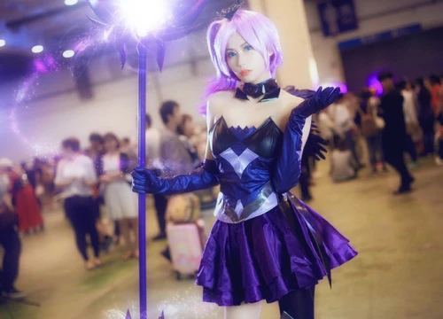 Cosplay Lux Thập Đại Nguyên Tố tuyệt đẹp dành cho fan của Liên Minh Huyền Thoại