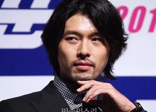 Fan suýt không nhận ra nam thần một thời Hyun Bin vì mặt hốc hác và đầy râu