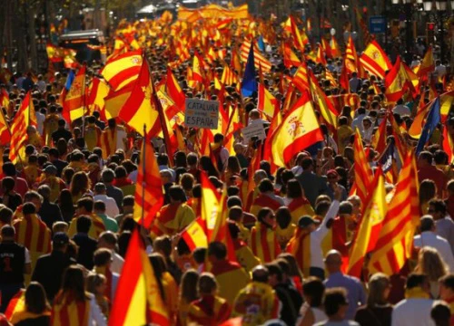 Tây Ban Nha đáp trả cứng rắn về lá thư "vòng vo" của Catalonia