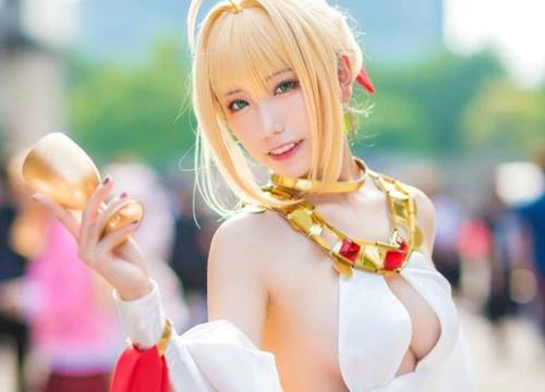 Cùng ngắm cosplay nàng Saber cực nóng bỏng và gợi cảm