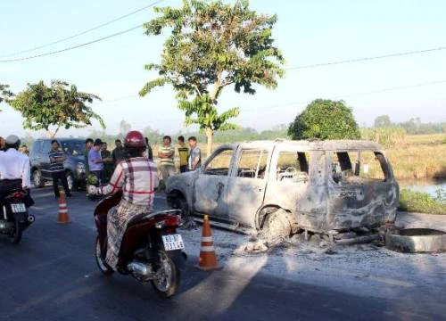 Đang họp báo vụ con gái thuê đốt xe khiến cha tử vong