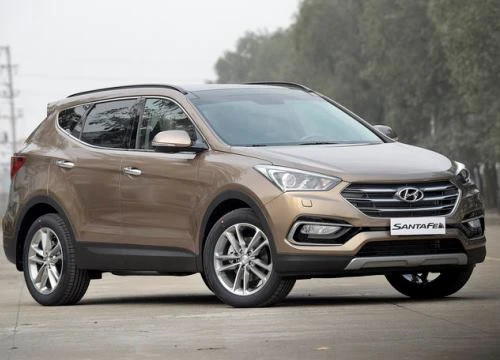 Hyundai Santa Fe 2017 ở Việt Nam hạ giá còn 898 triệu đồng