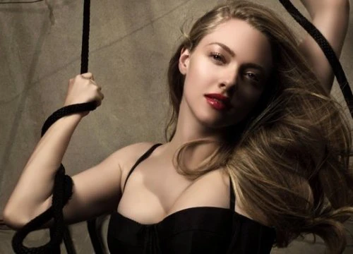 3 vòng đầy mê hoặc của Amanda Seyfried