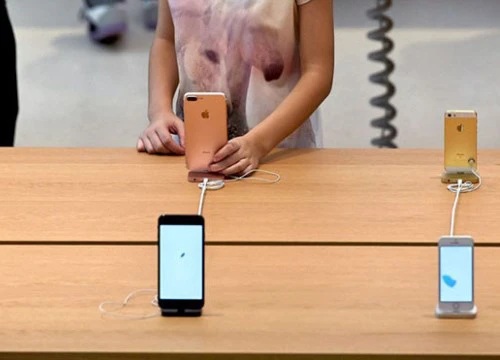 iPhone X có thể khiến doanh số iPhone 8 sụt giảm