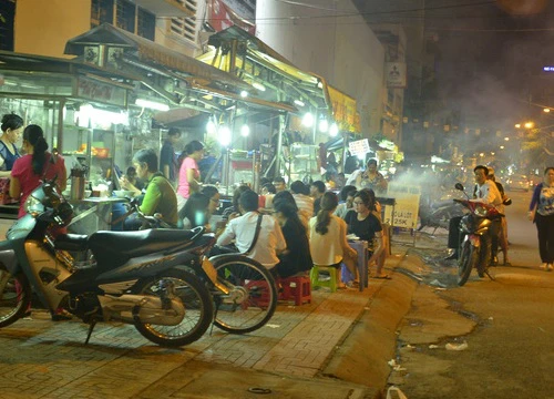 Ông Đoàn Ngọc Hải ngừng ra quân, vỉa hè mạnh ai nấy chiếm