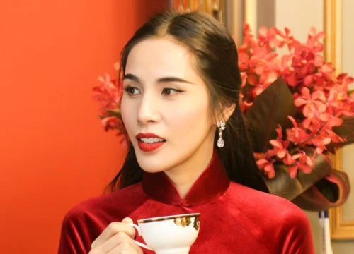 Thuỷ Tiên: Công Vinh ngủ say sưa khi tôi hát Bolero