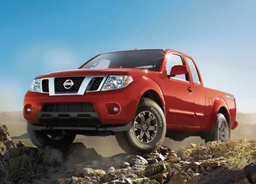 Bán tải Nissan Frontier 2018 có giá từ 453 triệu đồng