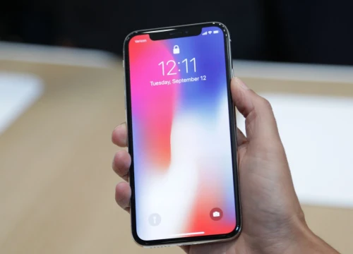 Chi phí sửa màn hình iPhone X cao ngất ngưởng