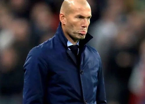 HLV Zidane bĩu môi trong trận thua thảm ở Wembley