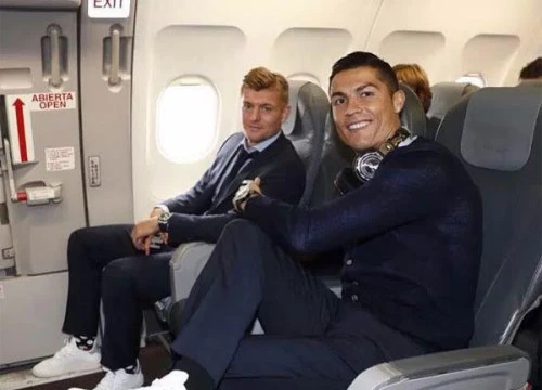 Lý do C. Ronaldo không đổi áo với đối thủ