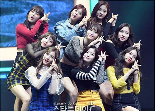 Twice trở lại, vẫn bị chê hết lời