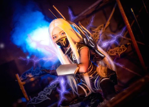 Cosplay nữ tướng Irelia Sát Thủ cực chất trong Liên Minh Huyền Thoại