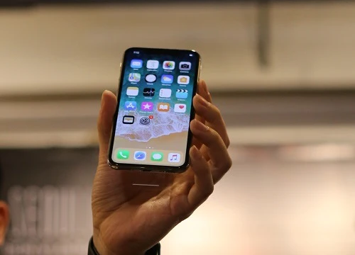 iPhone X giảm vài chục triệu sau khi về Việt Nam 1 ngày