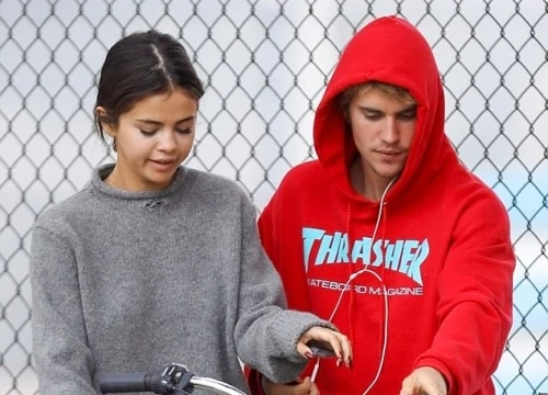 Quên chuyện bạn bè đi, Selena Gomez và Justin Bieber giờ đang hẹn hò như chưa có cuộc chia ly