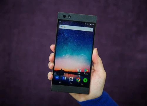 Razer Phone trình làng với màn hình siêu mượt, loa mạnh mẽ