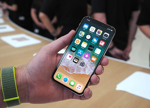 Tim Cook: Phí mua iPhone X chưa bằng tiền uống cafe mỗi ngày