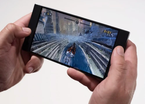 Trên tay Razer Phone: Smartphone lý tưởng cho dân nghiền game