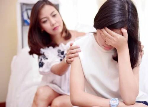 Làm gì khi 'mối tình đầu' của con sụp đổ?