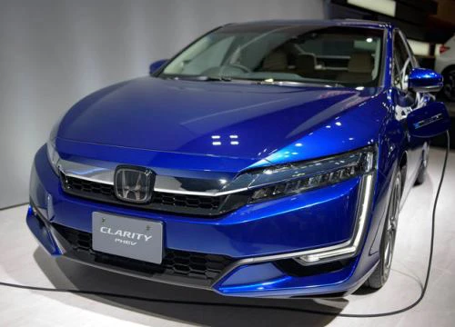 Cận cảnh sedan hybrid cắm điện Honda Clarity PHEV