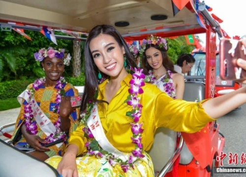 Đỗ Mỹ Linh rạng rỡ cùng dàn người đẹp Miss World 2017 diễu hành trên đường phố