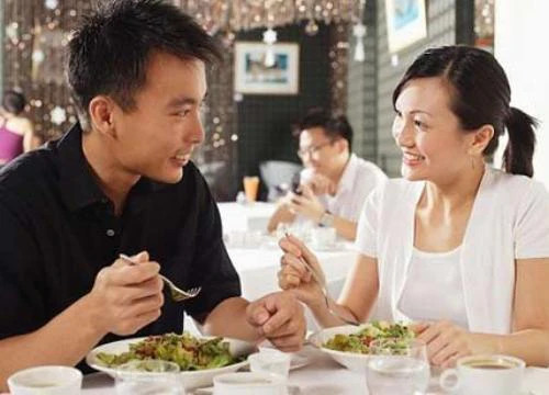 Làm mới tình cảm vợ chồng bằng những hành động rất giản đơn này