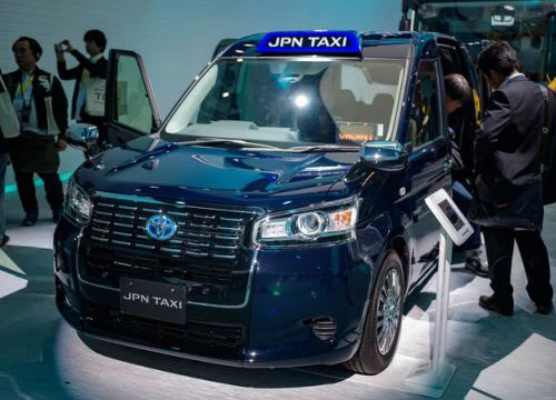 Toyota JPN Taxi: Xe dịch vụ chuyên chở "xịn"