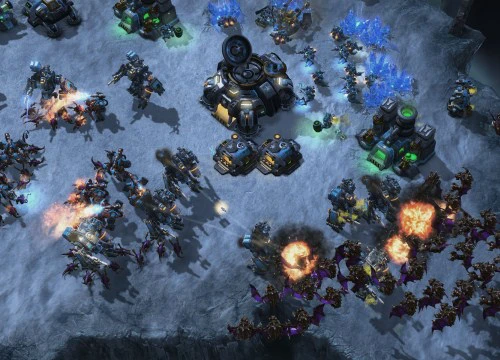 Vì sao ròng rã 7 năm trời, cuối cùng StarCraft 2 lại chịu cho chơi miễn phí?