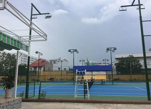 Hiệu trưởng Trường Đại học Ngân hàng âm thầm cho thuê sân tennis của trường