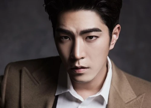 Hong Jong Hyun tiết lộ bệnh tình của Kim Woo Bin sau thời gian điều trị ung thư vòm họng