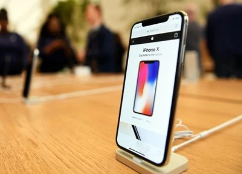 iPhone X quay đầu tăng giá