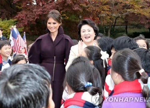 Phu nhân Tổng thống Hàn Quốc làm đồ ăn mời vợ chồng ông Donald Trump