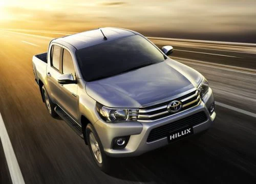 Toyota Hilux 2017 giá từ 631 triệu đồng tại Việt Nam