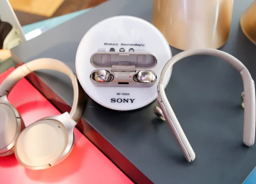 Bộ ba tai nghe không dây chống ồn mới của Sony