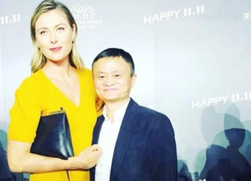 Hậu trường sân cỏ 13/11: Sharapova sát cánh bên Jack Ma