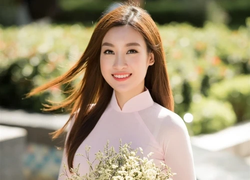 Đỗ Mỹ Linh &#8216;đốn tim&#8217; fan với phần thi hùng biện bằng tiếng Anh lưu loát ở Miss World