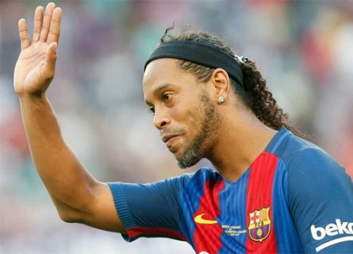 FIFA Online 3 - Quá khó để lắc hông như Ronaldinho Ultimate Legend?