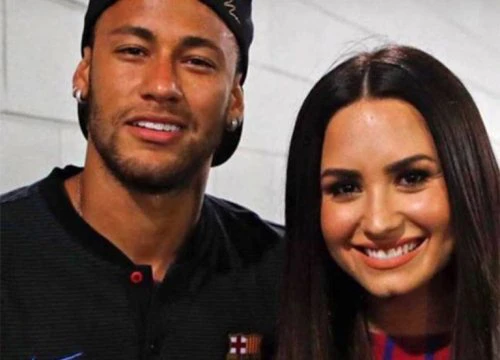 Hậu đại chiến, Neymar hẹn hò với ca sĩ Demi Lovato