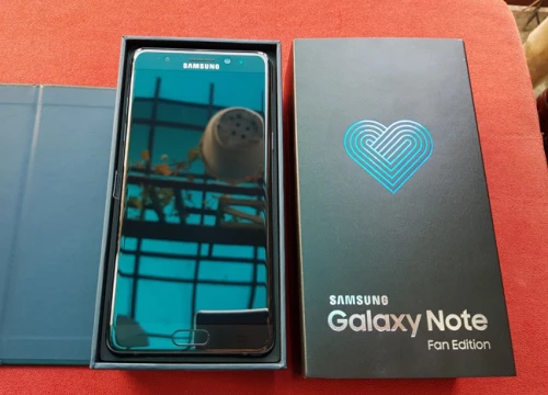 Đập hộp Galaxy Note FE: Đẹp long lanh, hiệu năng mạnh