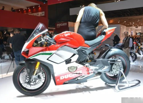 Ngắm Ducati Panigale V4 hoành tráng, kiêu sa "tót vời"